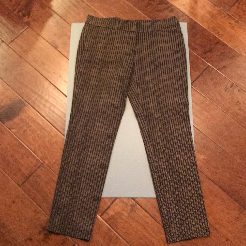 Patterned Cropped Slacks - Picture 2 of 3